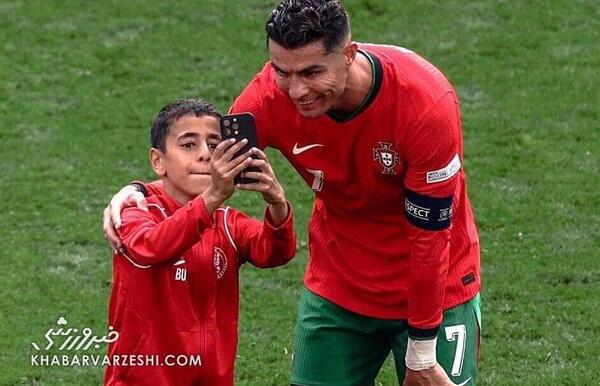 عکس رونالدو در پرتغال با جام