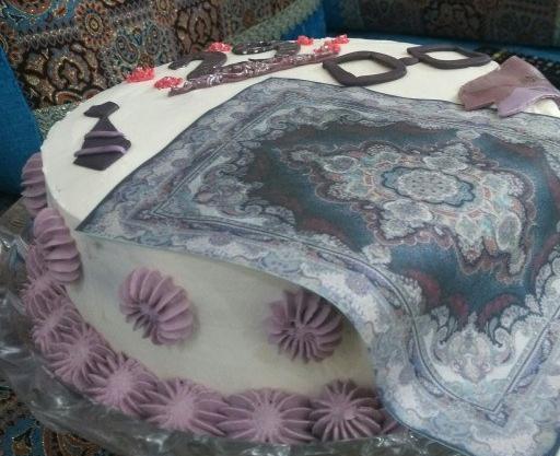 عکس کیک تولد روی فرش