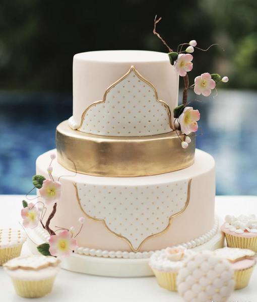 عکس عروس و داماد روی کیک عروسی