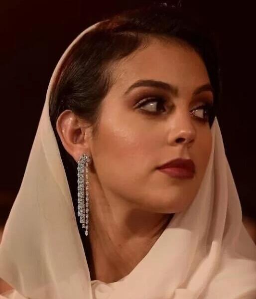 عکس زن رونالدو در همشهری