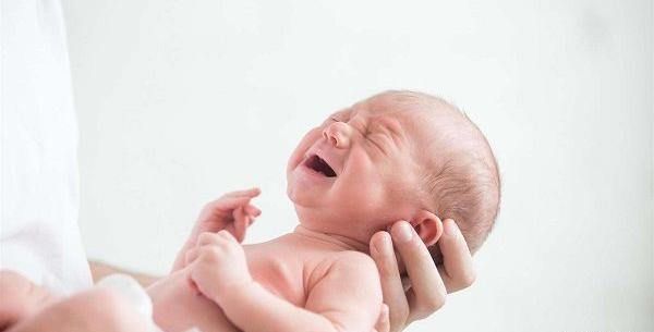عکس شربت رازیانه برای نوزاد