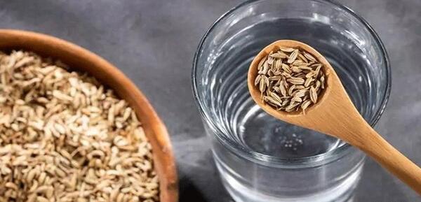 عکس شربت رازیانه برای نوزاد