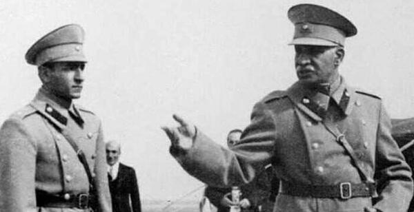 عکس شناسنامه محمد رضا شاه