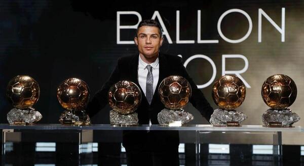 عکس توپ طلای رونالدو