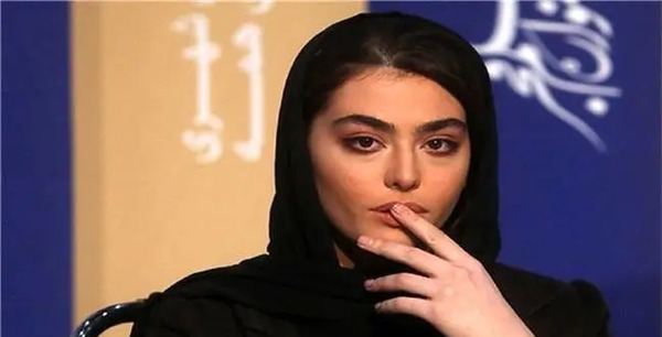 عکس ریحانه پارسا در هاوایی