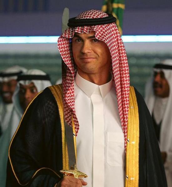 عکس جدید رونالدو با لباس شخصی