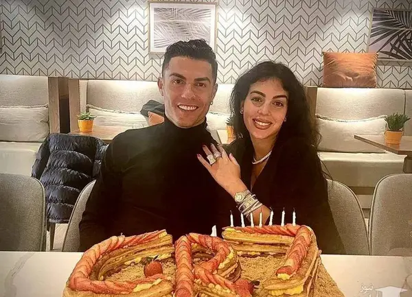 عکس رونالدو با سگ