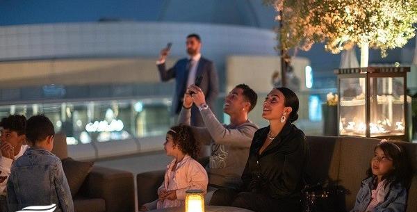 فیلم انداختن عکس زن رونالدو روی برج خلیفه