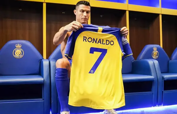 عکس جام رونالدو در النصر