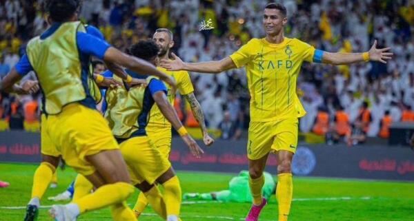 عکس جام رونالدو در النصر