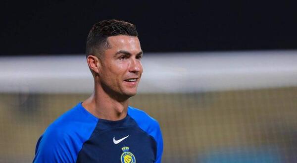 عکس رونالدو در مقابل پرسپولیس