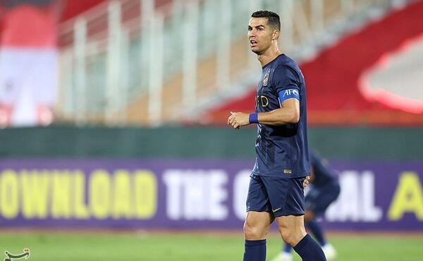 عکس رونالدو در مقابل پرسپولیس