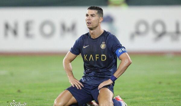 عکس رونالدو در مقابل پرسپولیس