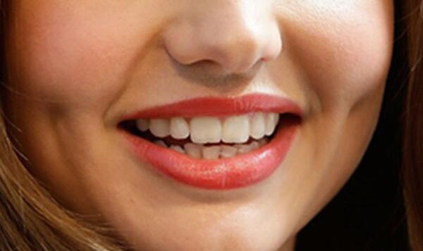 عکس فیک دخترونه با چال گونه