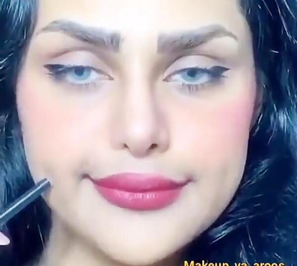 عکس فیک دخترونه با چال گونه