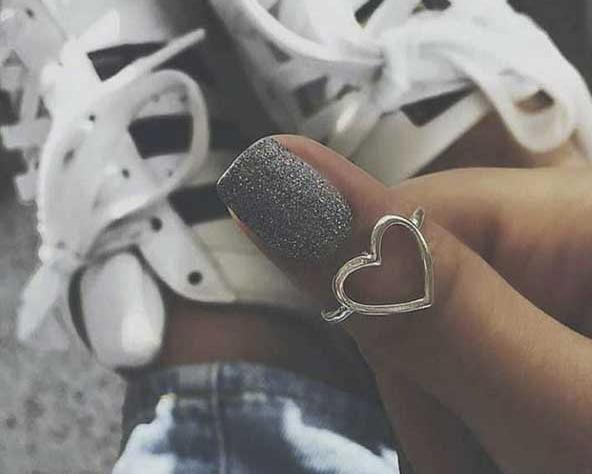 عکس دست دخترونه برای پروفایل
