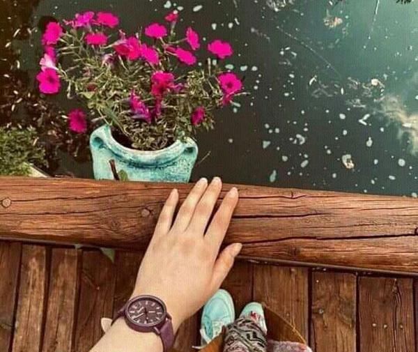 عکس دست دخترونه طبیعی