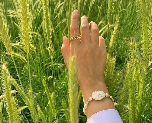عکس دست دخترونه طبیعی