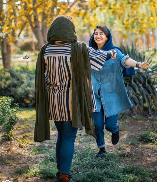 عکس رفیقانه دخترونه