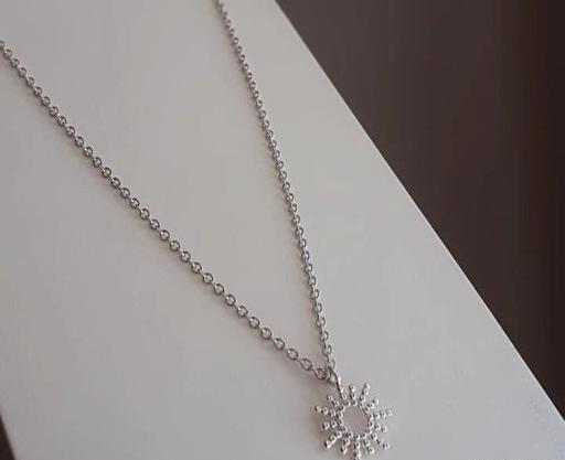 عکس گردنبند نقره ظریف دخترانه