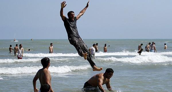 عکس دخترانه لب اب