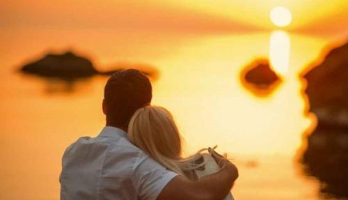 عکس عاشقانه دونفره بغل بدون متن