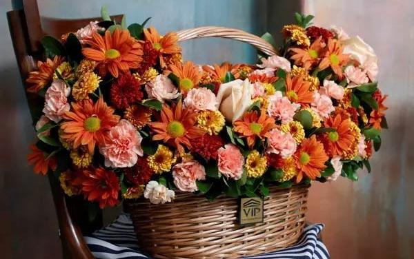 عکس دسته گل با شیرینی