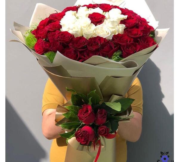 عکس دسته گل رز قرمز و سفید