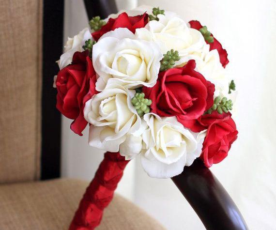 عکس دسته گل رز قرمز و سفید
