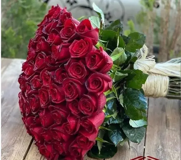 عکس دسته گل رز قرمز خیلی بزرگ