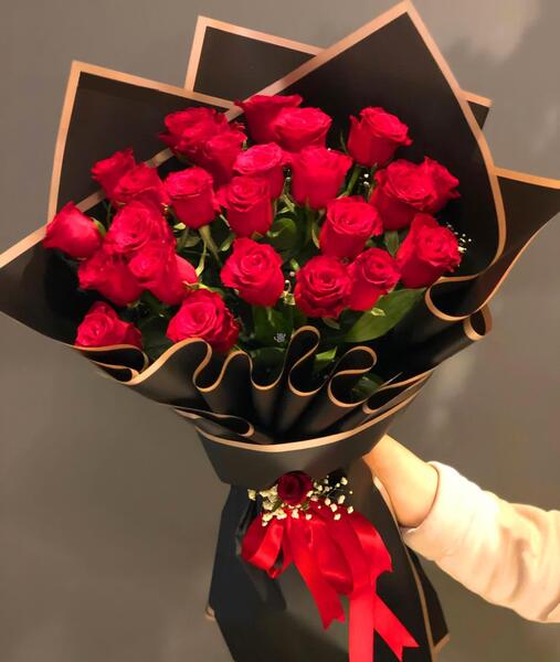 عکس دسته گل رز قرمز خیلی بزرگ