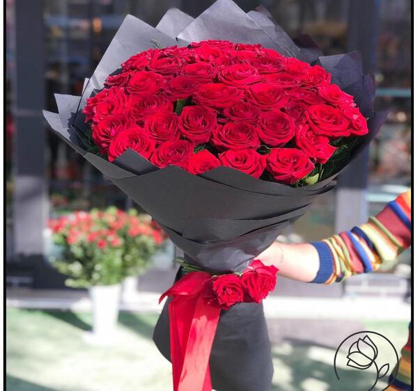 عکس دسته گل رز قرمز بزرگ