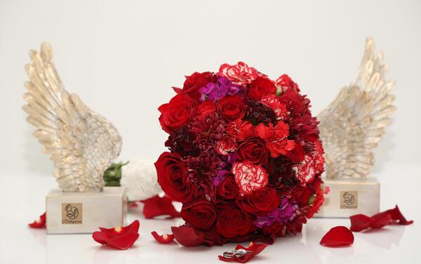 عکس دسته گل رز قرمز عروس