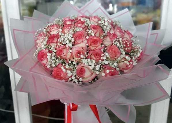 عکس دسته گل رز مصنوعی