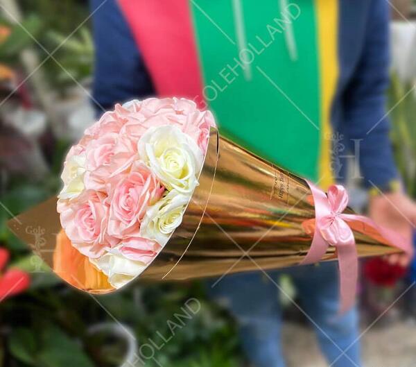 عکس دسته گل رز مصنوعی