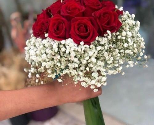 عکس دسته گل رز قرمز کوچک