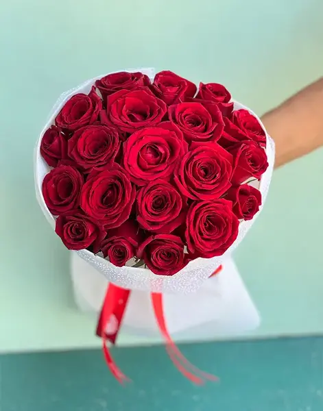 عکس دسته گل رز قرمز کوچک