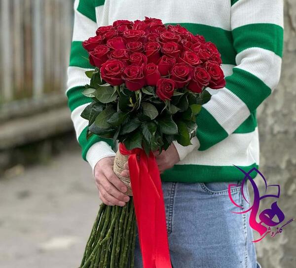 عکس دسته گل رز قرمز کوچک