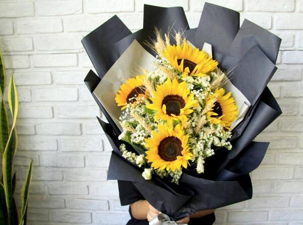 عکس دسته گل افتاب گردون