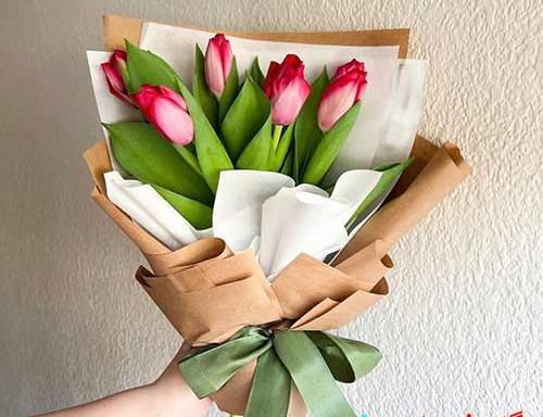عکس یک دسته گل لاله