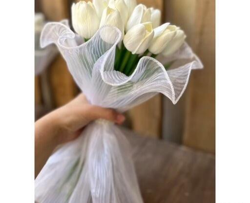 عکس دسته گل عروس با گل لاله