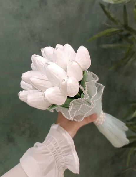 عکس دسته گل عروس با گل لاله