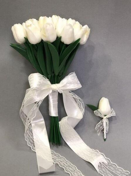 عکس دسته گل عروس با گل لاله