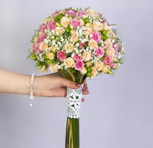 عکس دسته گل با گل عروس