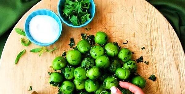 عکس دسته گل با گوجه سبز