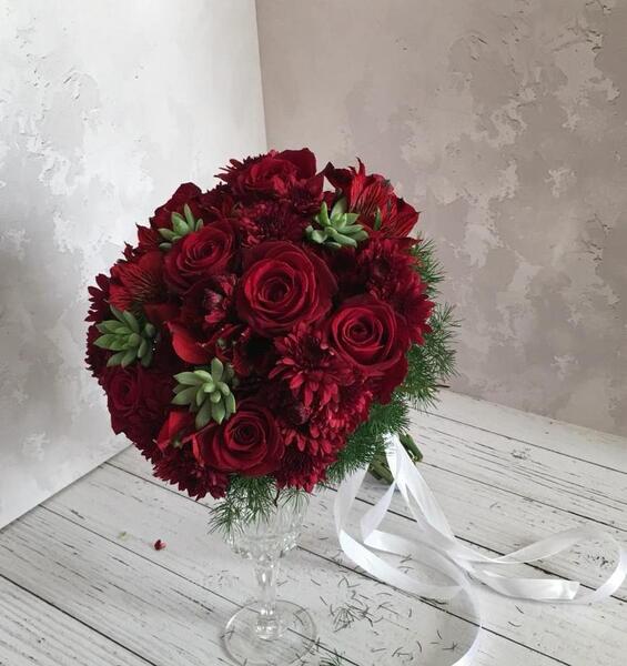 عکس دسته گل قرمز برای عروس