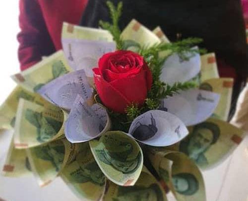 عکس دسته گل با پول برای عروس