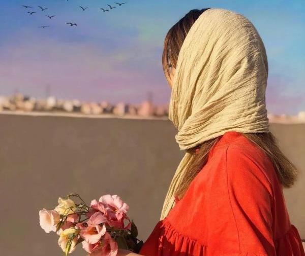 عکس فیک با دسته گل