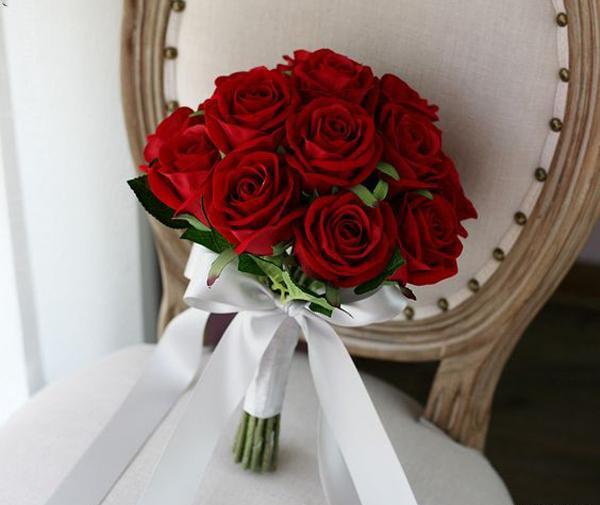 عکس دسته گل عروس با رز قرمز