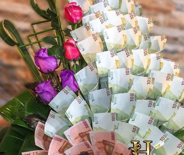 عکس دسته گل با تزیین پول